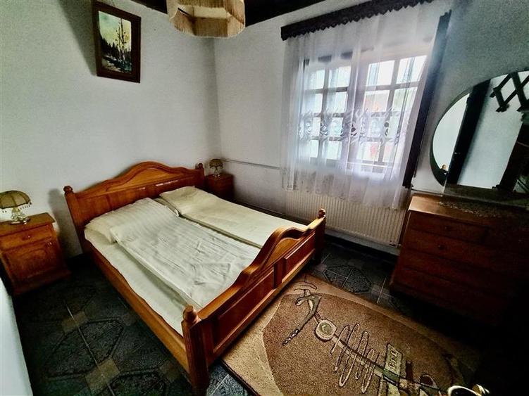 Casă cu 4 camere cu Teren 4500 Mp în Schitu Duca