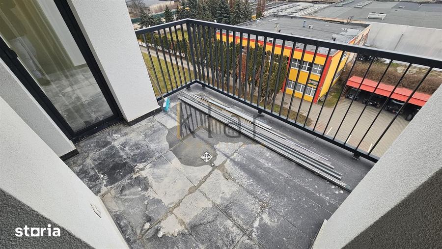 Apartament cu 3 camere semidecomandat în Florești