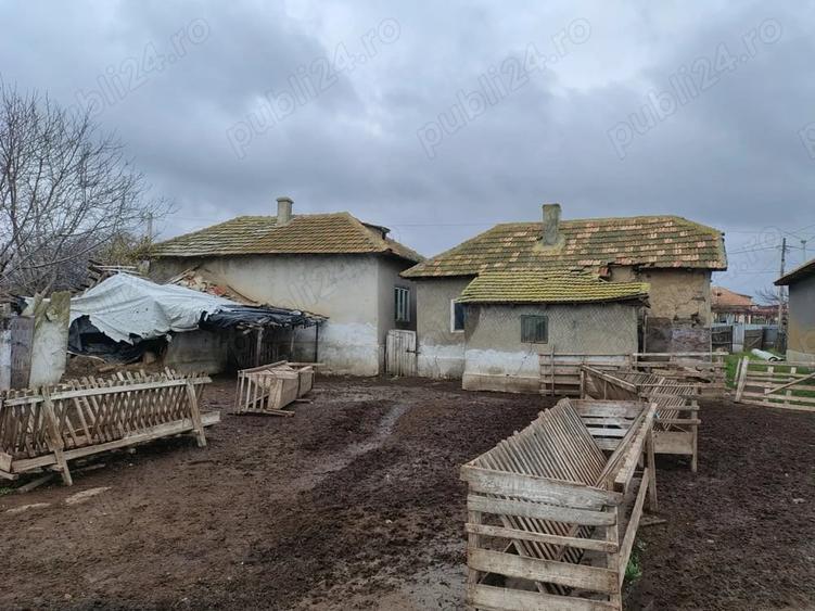 Casă cu 5 camere cu Teren 2500 Mp în Stejaru