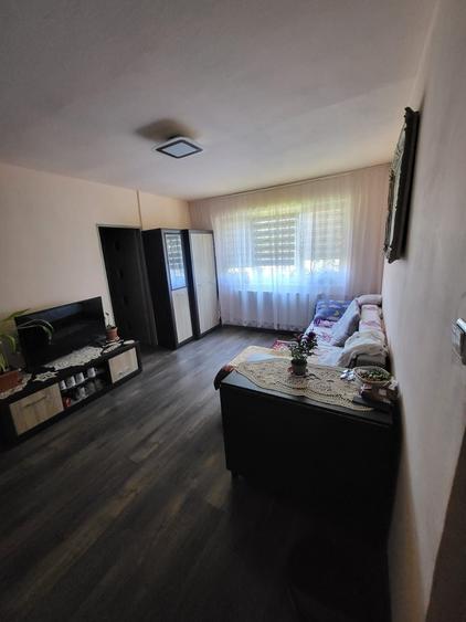 Apartament cu 2 camere semidecomandat în Exterior Vest