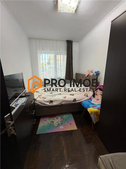 Apartament cu 3 camere decomandat, mobilat în Sud