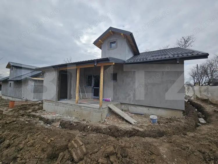 Casă cu 3 camere cu Teren 470 Mp în Ciurbești