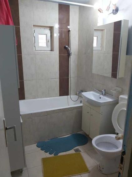 Apartament cu 3 camere semidecomandat în Rogerius