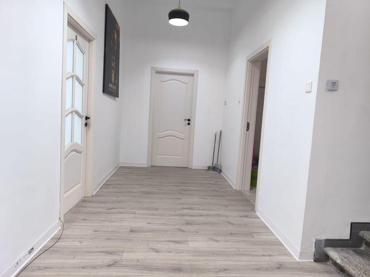 Spațiu comercial, de 809.89001464844 mp, în Ultracentral