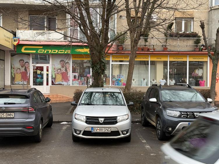 Spațiu comercial, de 172 mp, în Tractorul