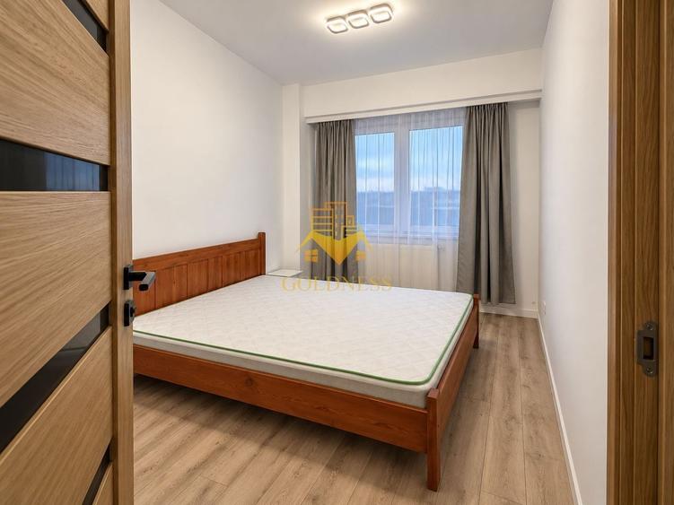 Apartament cu 3 camere semidecomandat în Central
