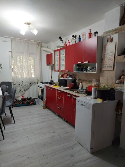 Apartament cu 4 camere decomandat în Ampoi 2
