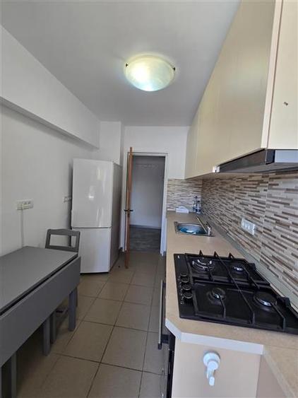 Apartament cu 2 camere decomandat, mobilat în Calea Victoriei