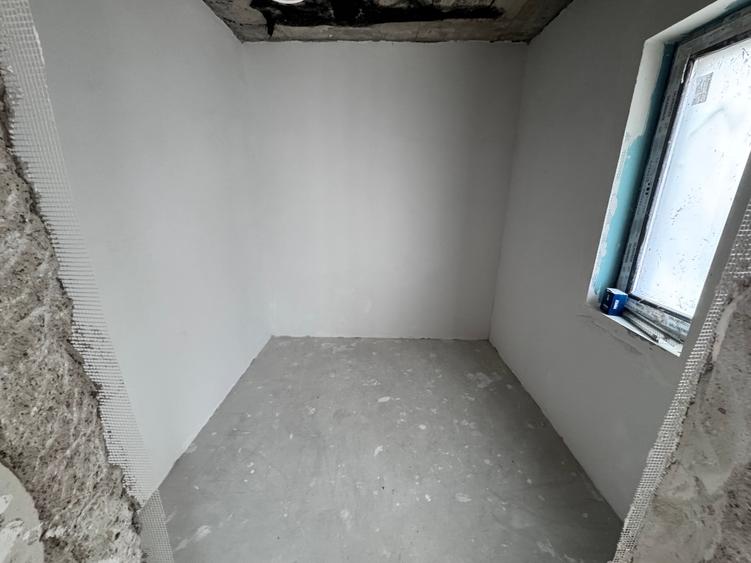 Casă individuală cu 4 camere cu Canalizare în Sud