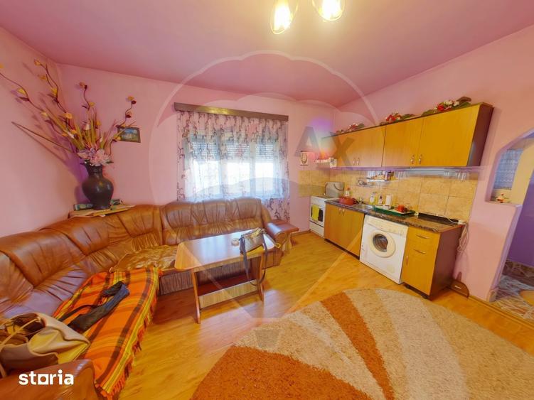Casă cu 5 camere cu Teren 583 Mp în Sud