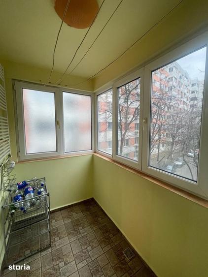 Apartament cu 3 camere, mobilat în Tei