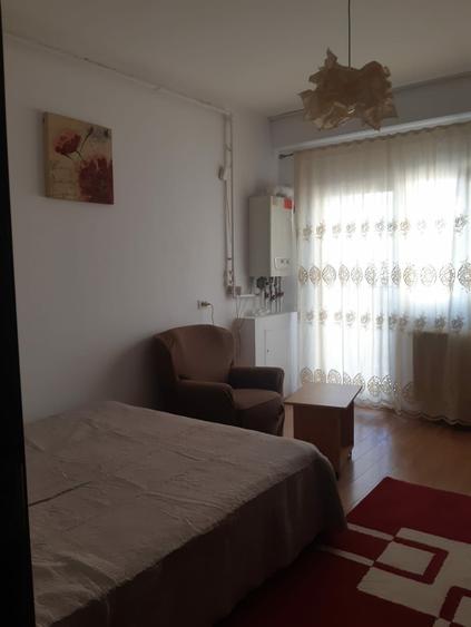 Apartament cu 2 camere decomandat în Roșu