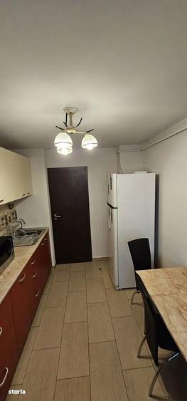Apartament cu 4 camere, mobilat în Colentina