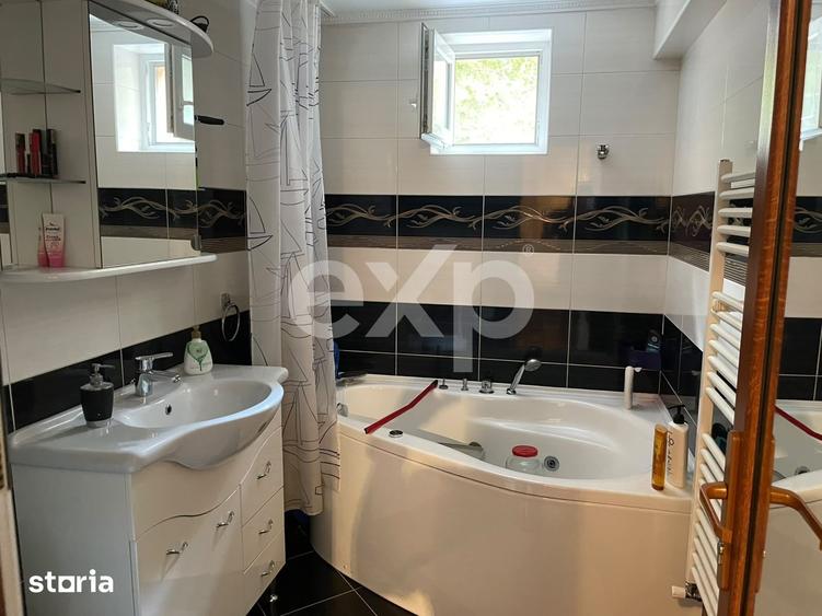 Apartament cu 3 camere semidecomandat în Trivale