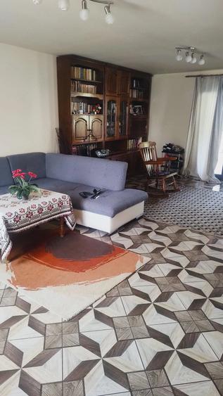 Casă cu Teren 1100 Mp în Buzad