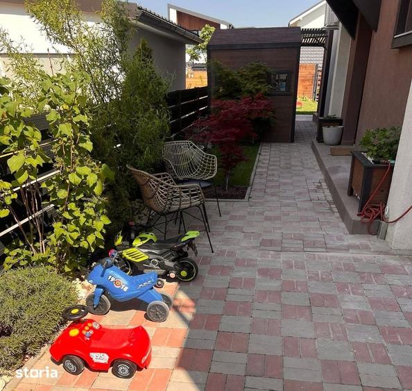 Casă cu 4 camere cu Teren 250 Mp în Mogoșoaia