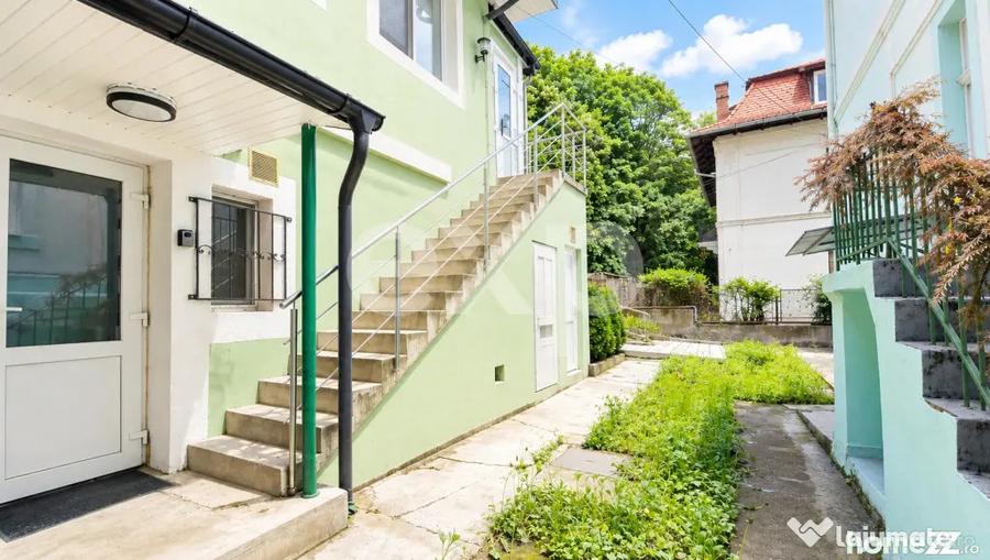 Apartament cu 2 camere semidecomandat, mobilat în Centrul Istoric