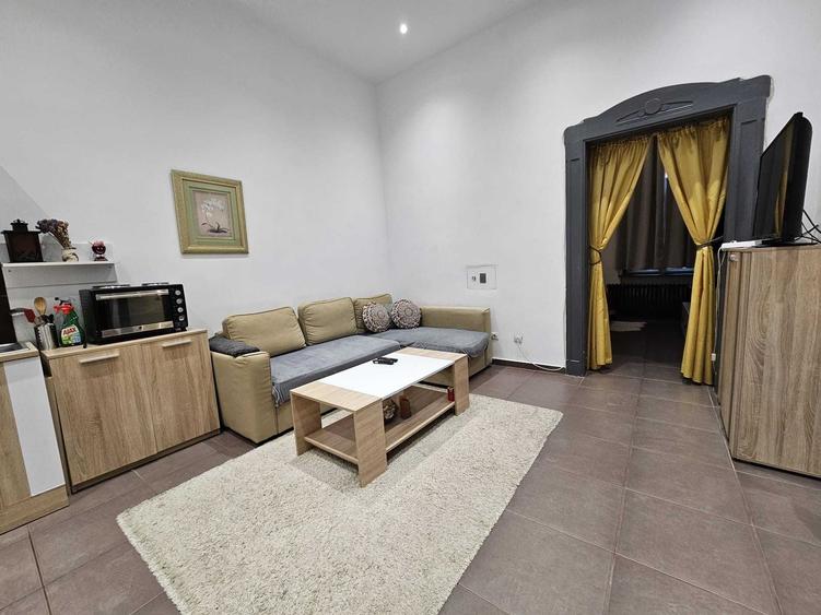 Apartament cu 2 camere semidecomandat în Ultracentral