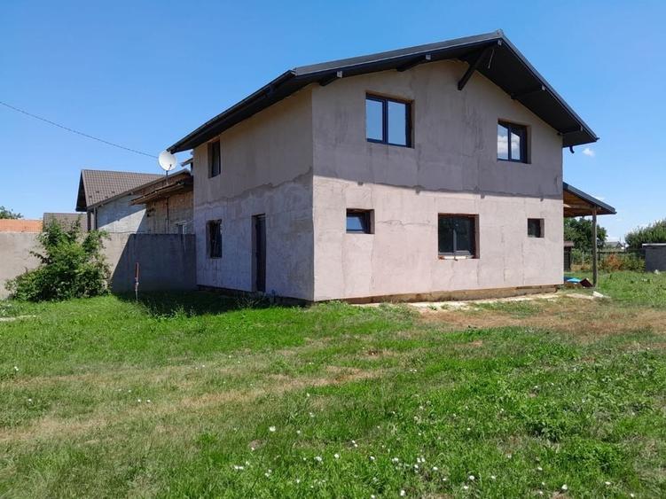 Casă cu 4 camere în Sculeni