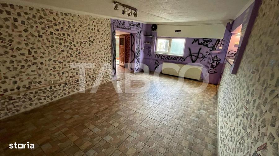 Spatiu comercial 65 mp + curte 50 m zona Milea alimentatie publica - 2