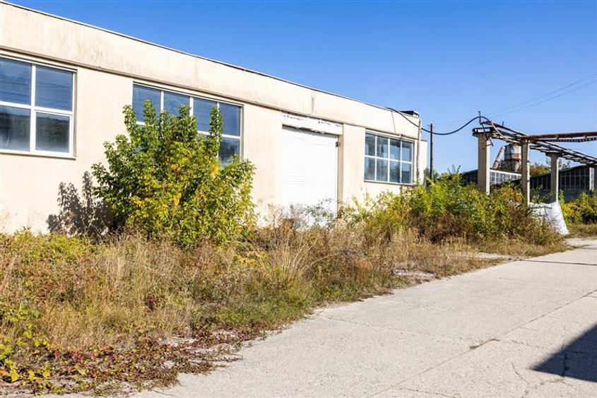 Spațiu industrial, de 1,286 mp, în Exterior Est