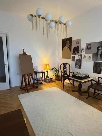 Apartament cu 4 camere decomandat în Calea Victoriei