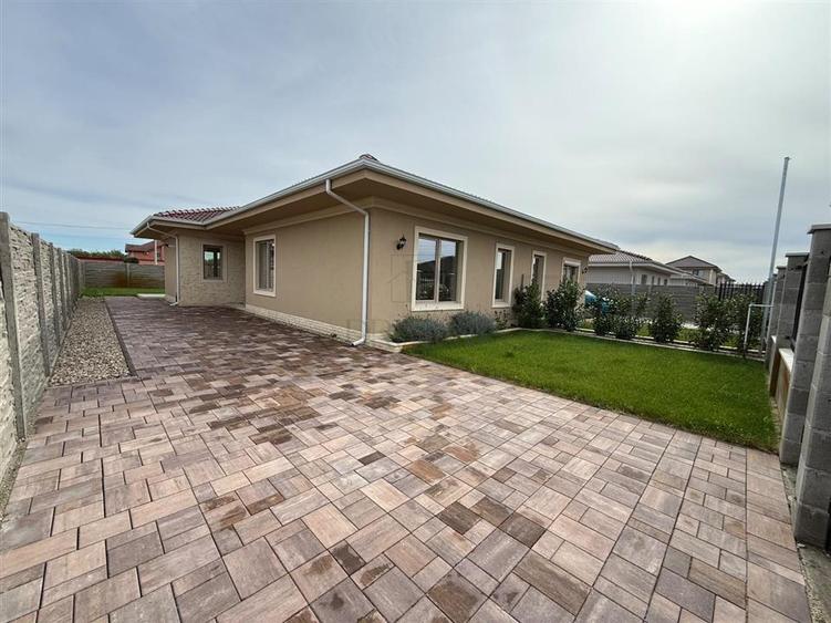 Duplex cu 3 camere cu Canalizare în Moșnița Nouă