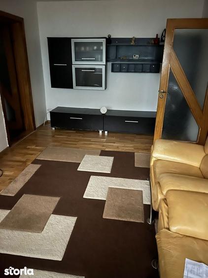 Apartament cu 2 camere semidecomandat în Aleea Trandafirilor