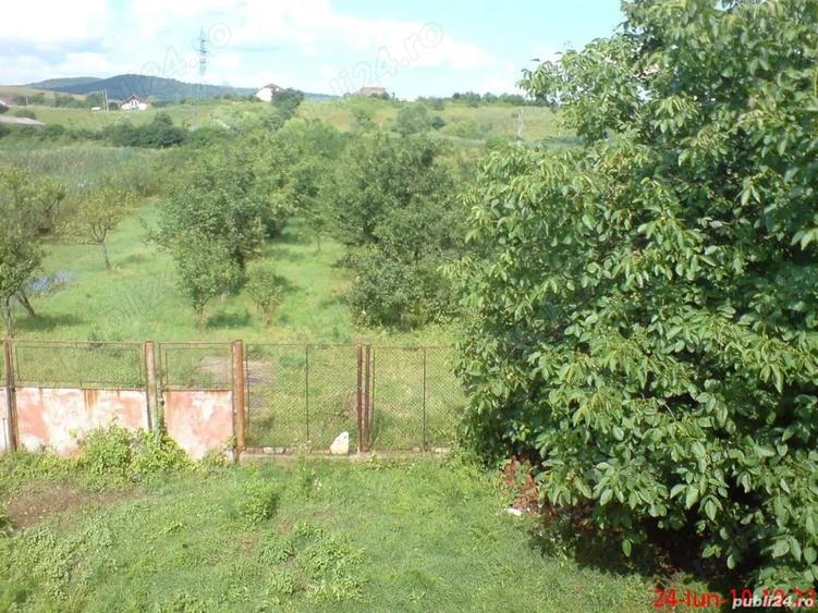 Casă cu 8 camere cu Teren 6000 Mp în Central
