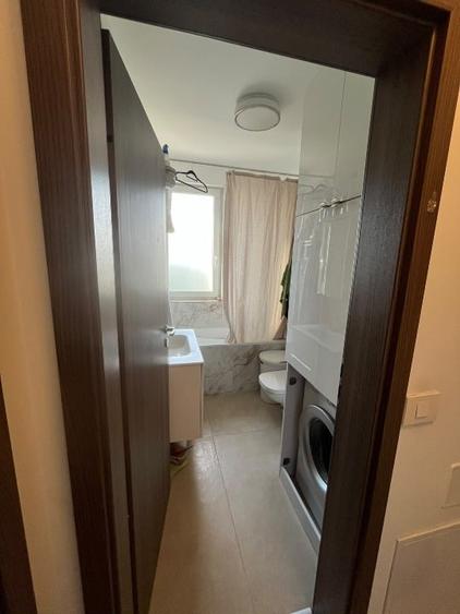 Apartament cu 3 camere decomandat, mobilat în Soarelui
