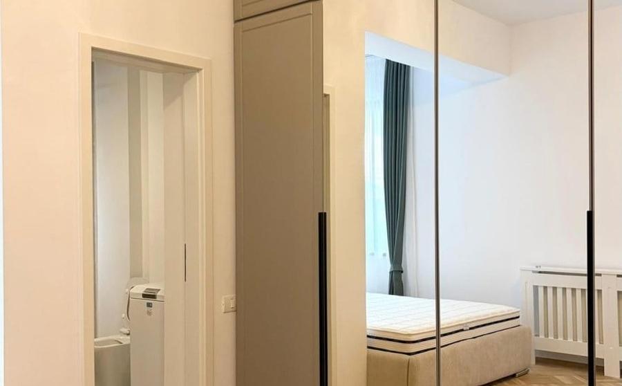 Apartament cu 3 camere în Aviatorilor