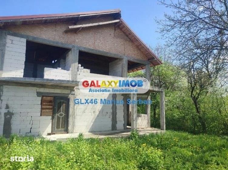 Casă cu 4 camere cu Teren 2100 Mp în Răzvad