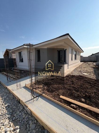 Casă cu 3 camere în Sântandrei