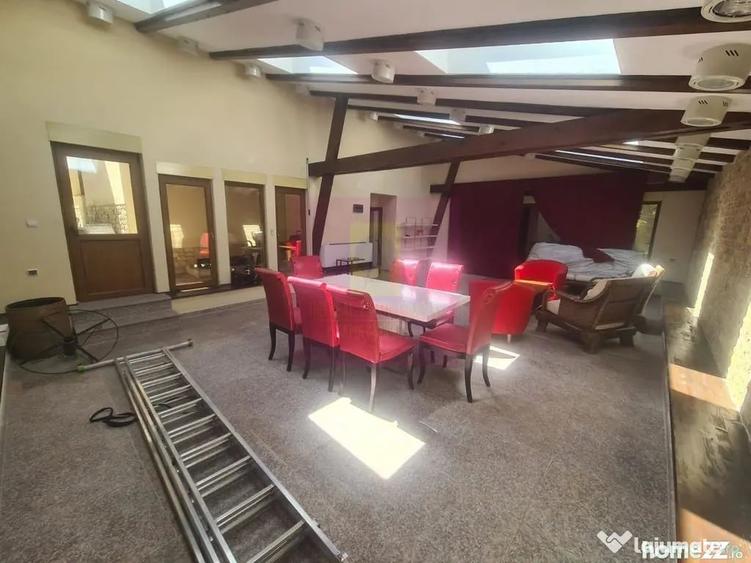 Casă cu 7 camere cu Teren 552 Mp în Cioplea