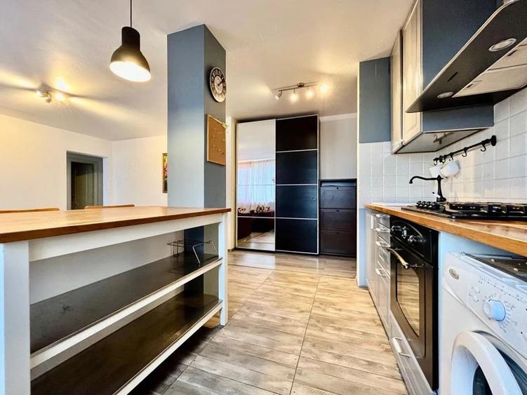 Apartament cu 3 camere semidecomandat, mobilat în Ștefan cel Mare
