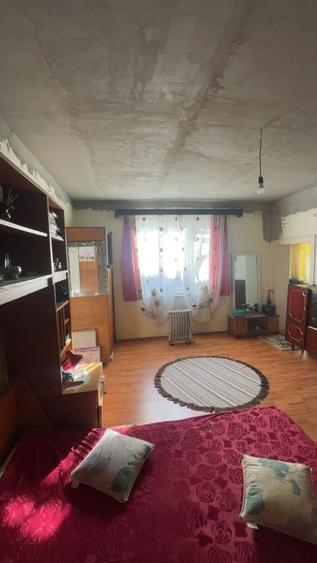 Casă individuală cu 3 camere cu Canalizare în Unirea