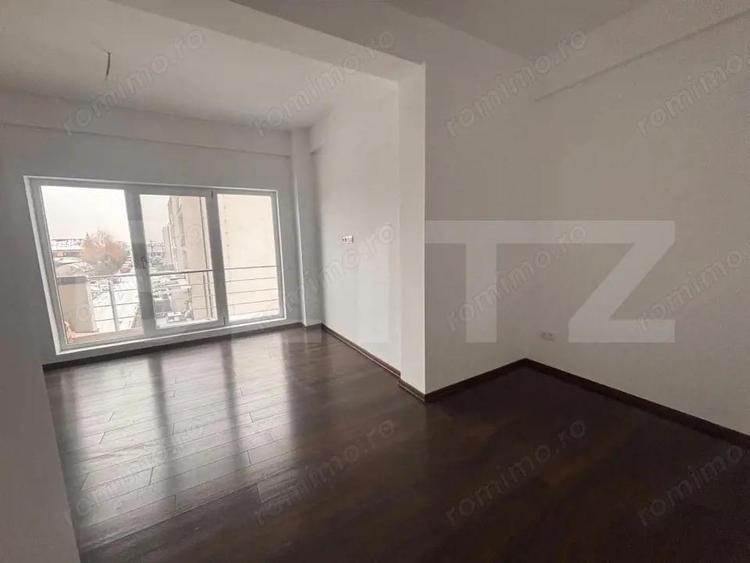 Apartament cu 3 camere decomandat în Viforâta