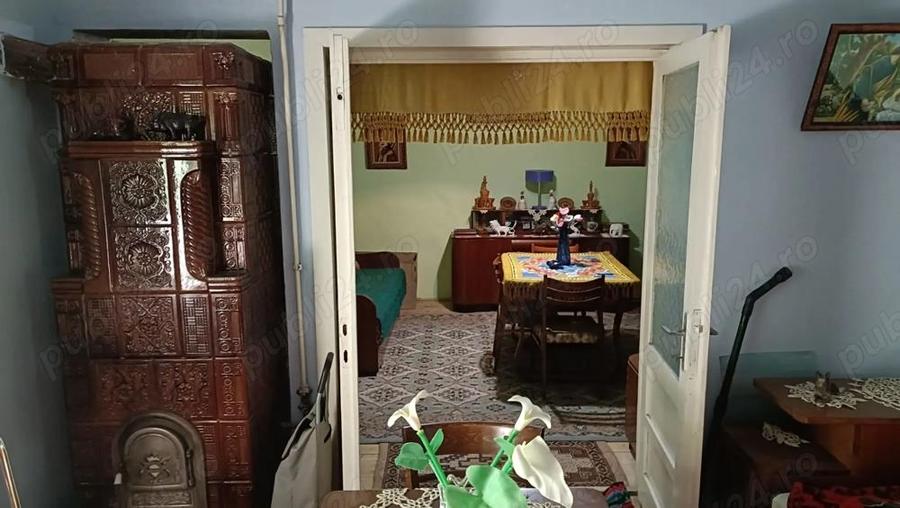 Casă cu 4 camere în Central