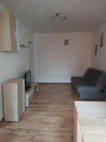 Garsonieră decomandată în Central