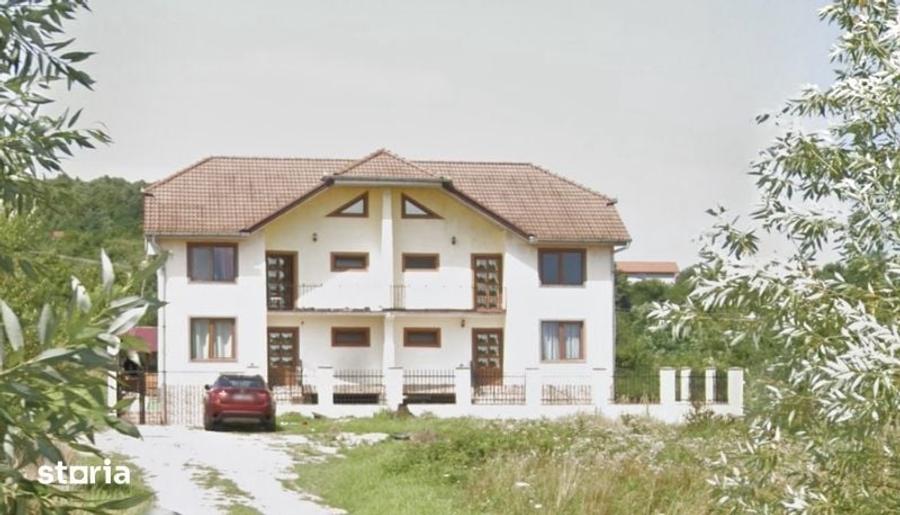 Casă cu 4 camere cu Teren 320 Mp în Central
