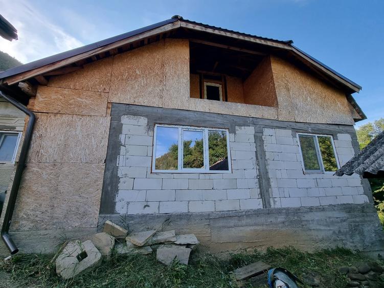 Casă cu 4 camere în Central
