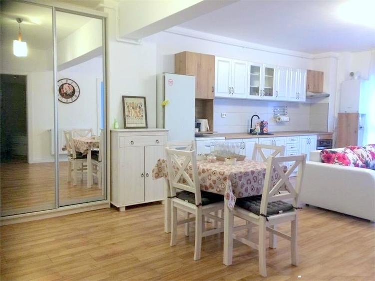 Apartament cu 2 camere semidecomandat, mobilat în Mărăști