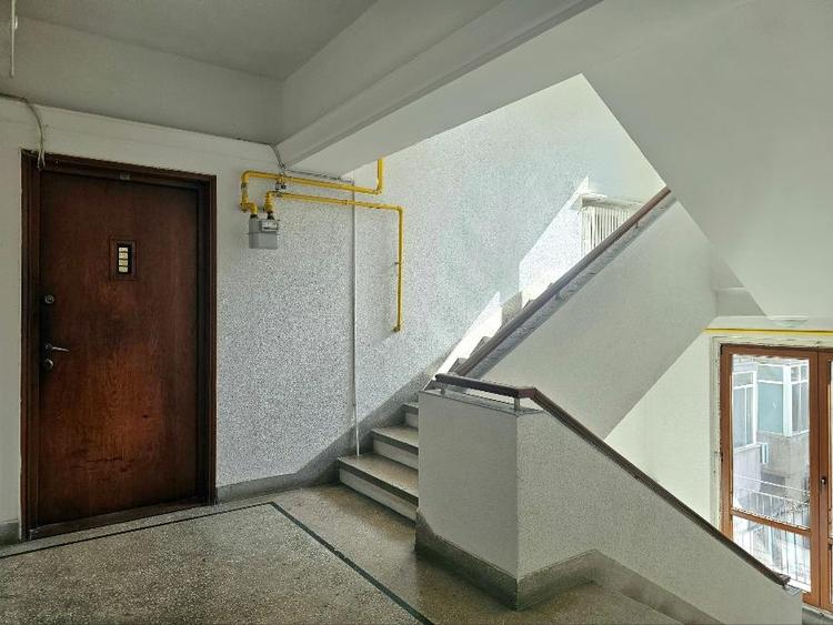 Apartament cu 3 camere decomandat în Romană