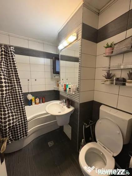 Apartament cu 4 camere decomandat în Traian