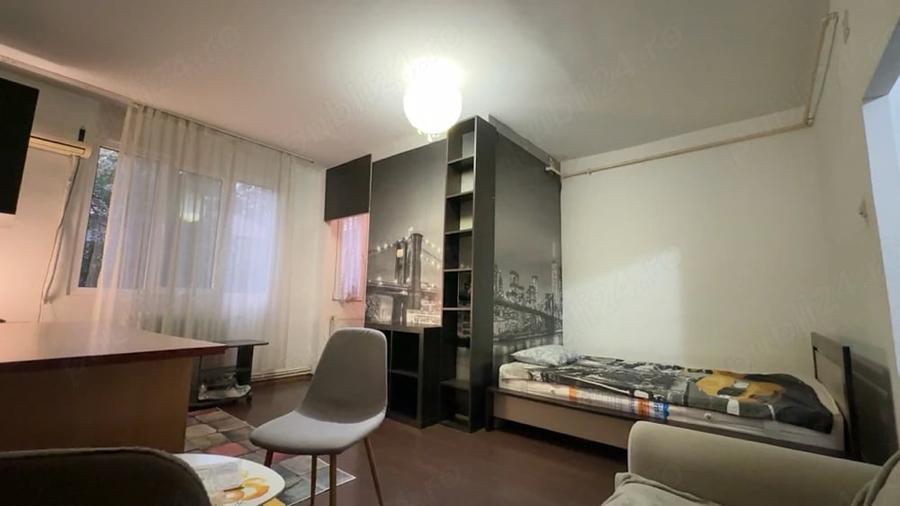 Garsonieră decomandată în Complex Studențesc