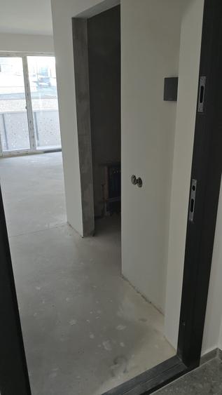 Apartament cu 3 camere semidecomandat în Apahida