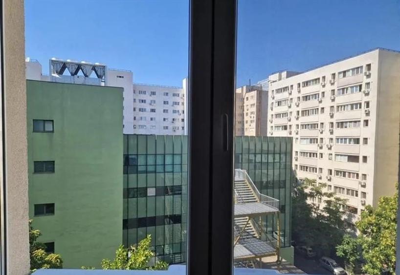 Apartament cu 3 camere decomandat în Vitan