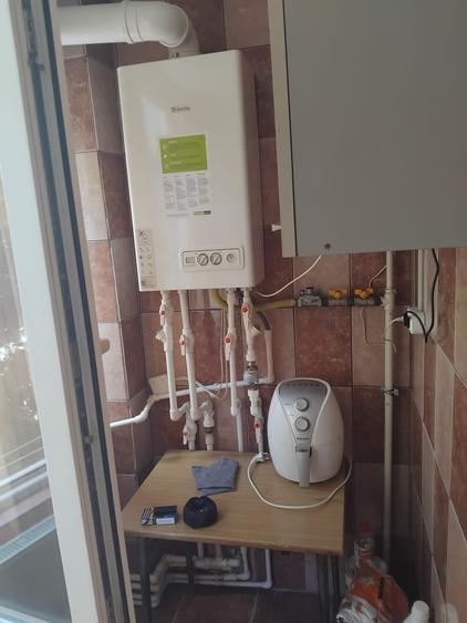 Apartament cu 2 camere decomandat în CET