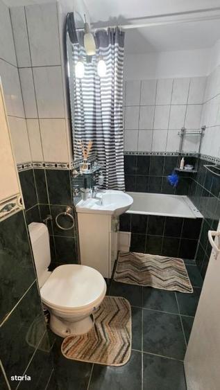Apartament cu 3 camere decomandat în Micro 16