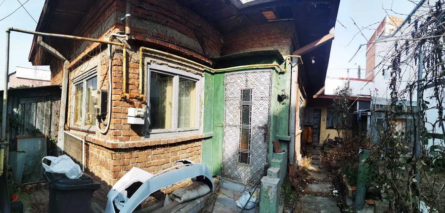 Casă cu 4 camere în Central